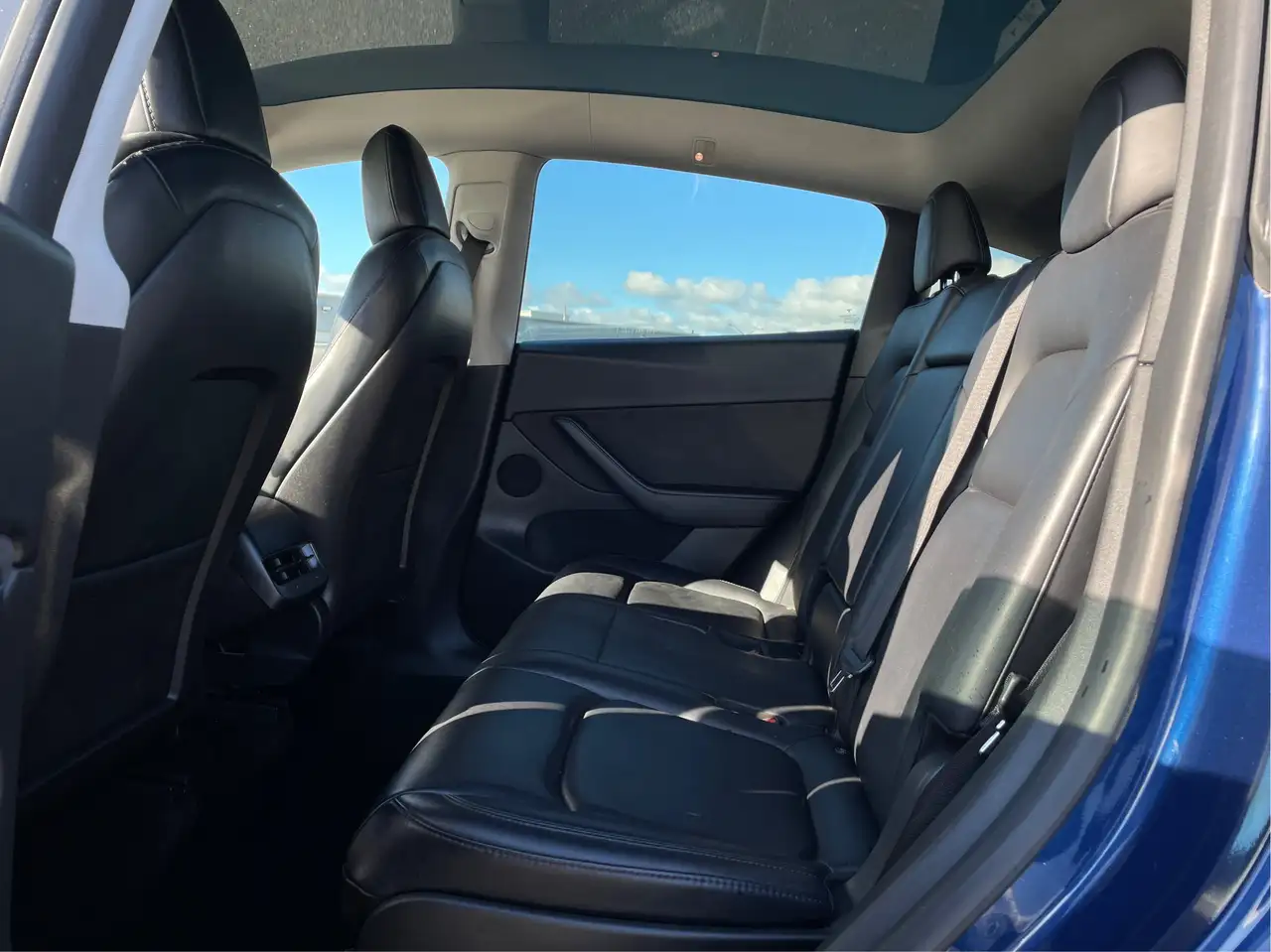 Tesla Model Y - Image 18