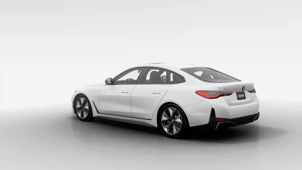 BMW i4 - Image 2