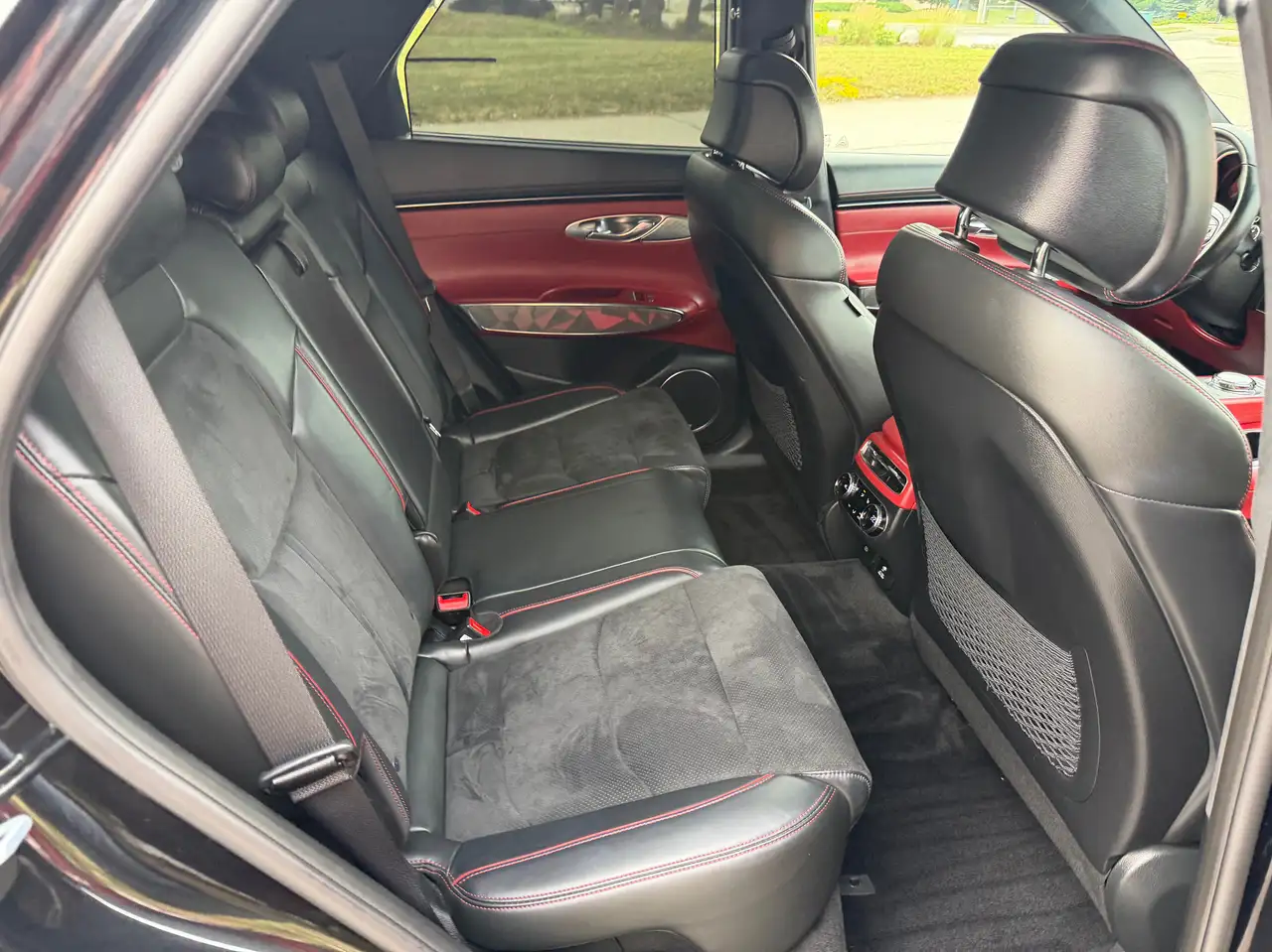 Genesis GV70 - Image 21