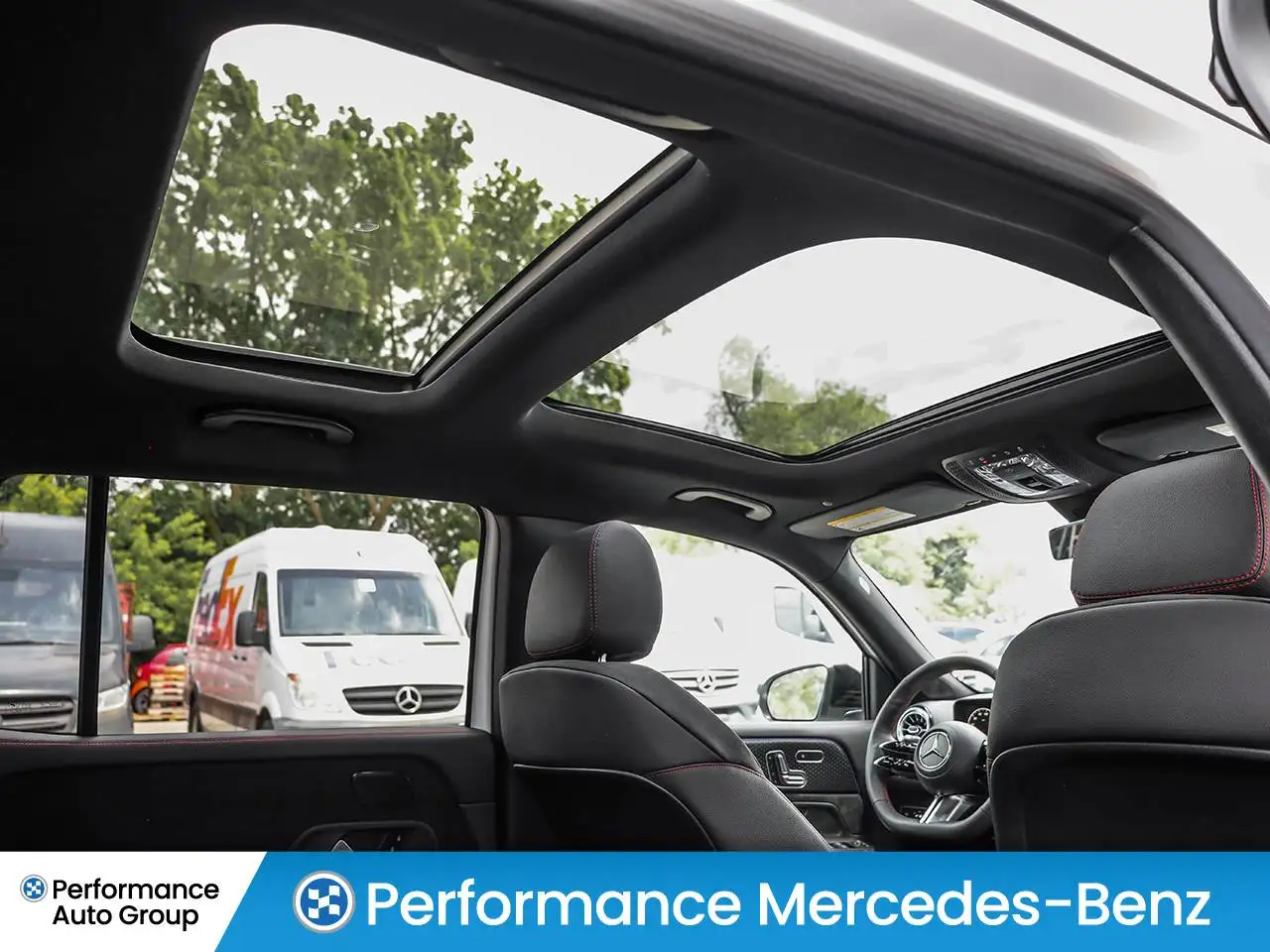 Mercedes-Benz GLB - Image 16