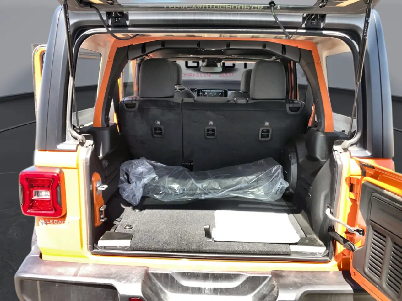 Jeep Wrangler - Image 20