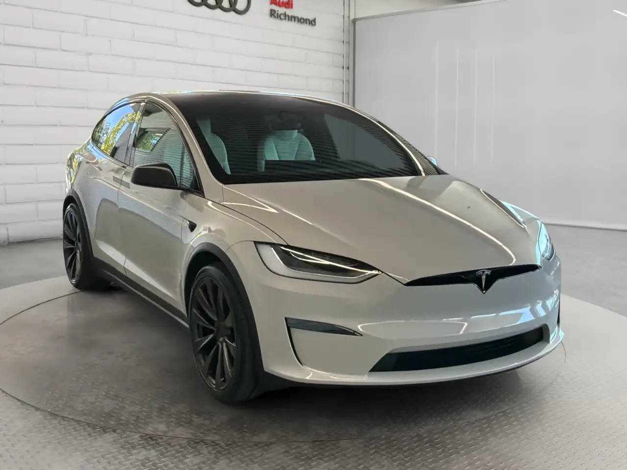 Tesla Model X - Image 3