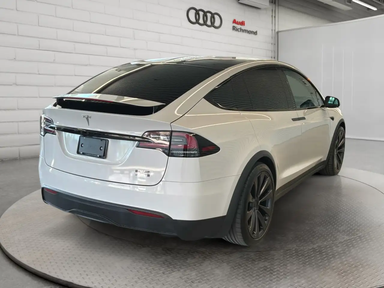 Tesla Model X - Image 5