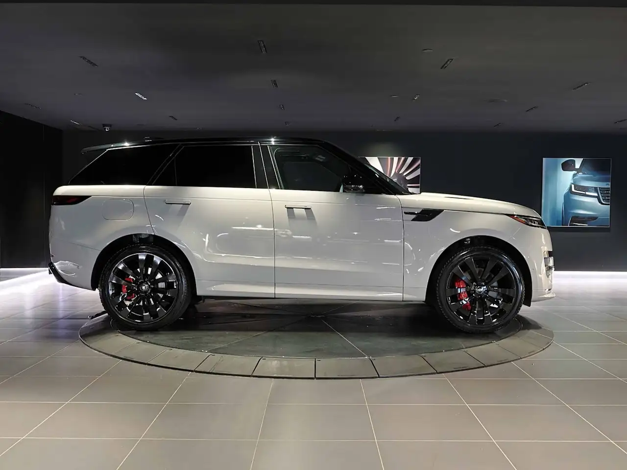 Land Rover Range Rover Sport - Image 4