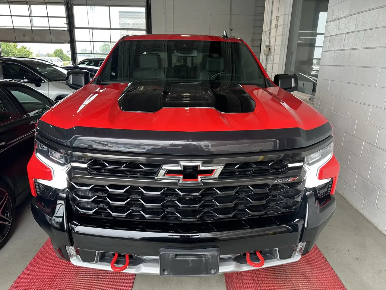 Chevrolet Silverado 1500 - Image 2