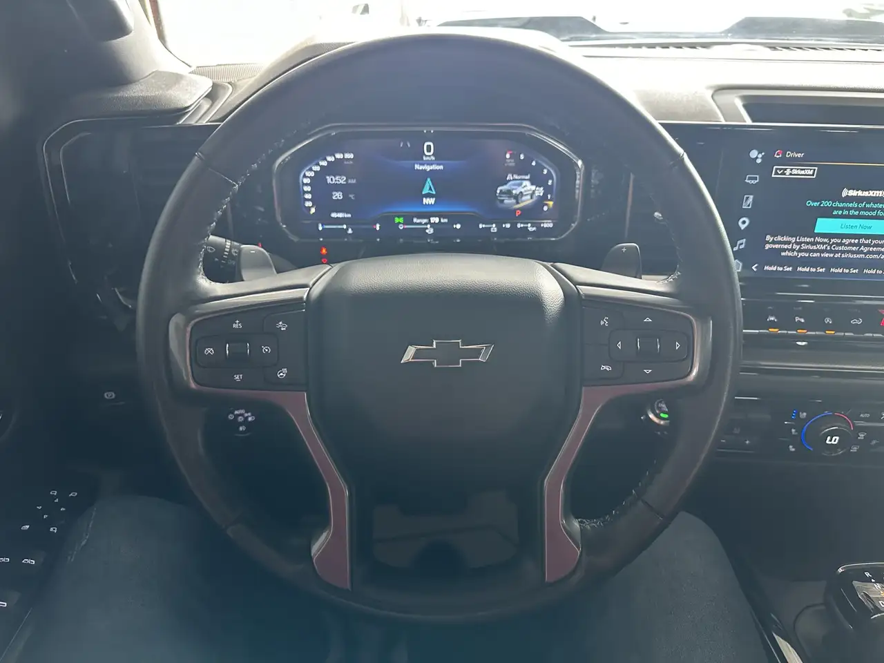Chevrolet Silverado 1500 - Image 16