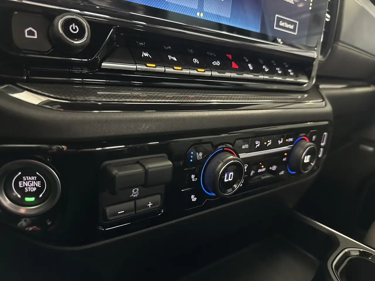 Chevrolet Silverado 1500 - Image 22