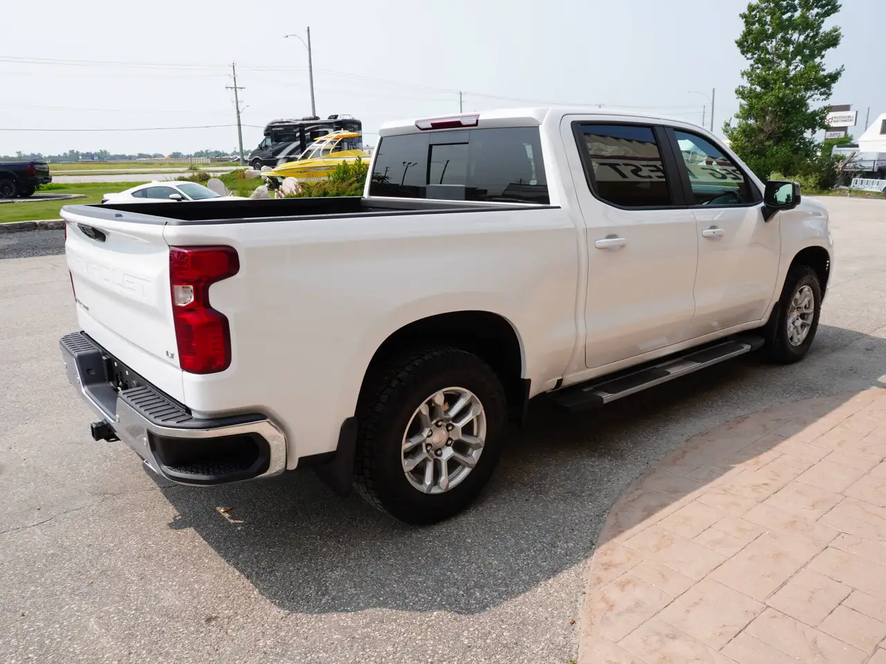 Chevrolet Silverado 1500 - Image 8