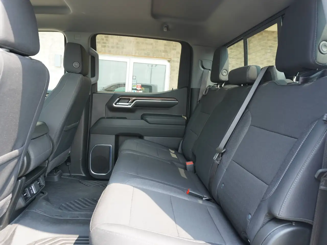 Chevrolet Silverado 1500 - Image 34