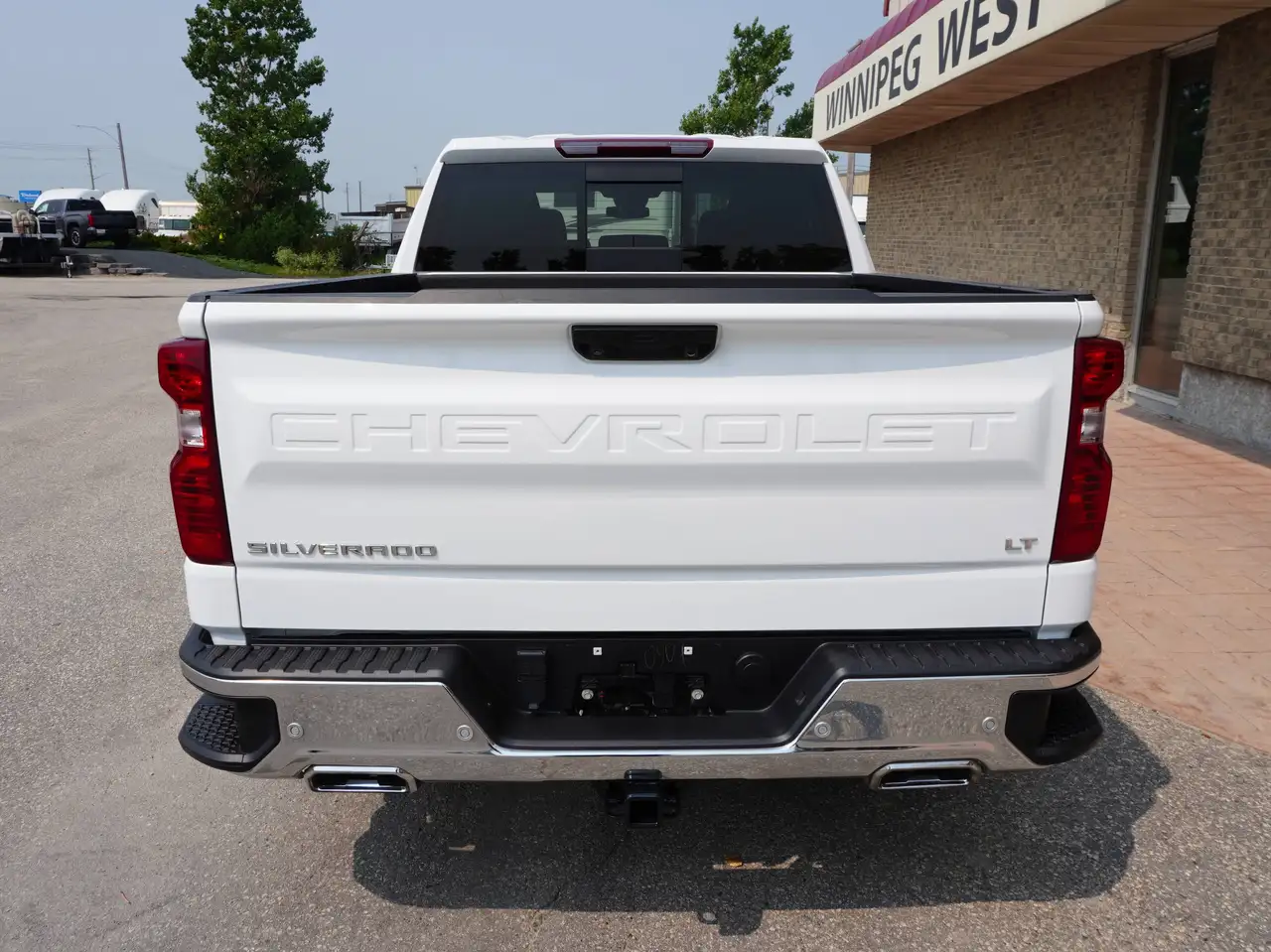 Chevrolet Silverado 1500 - Image 10