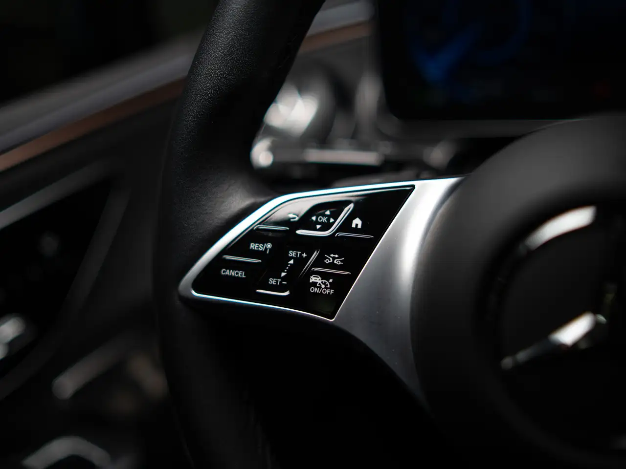 Mercedes-Benz EQE - Image 18