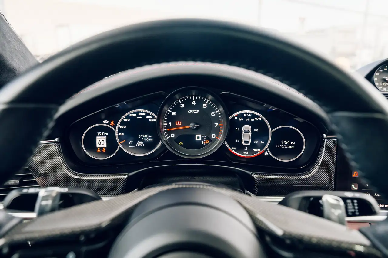 Porsche Panamera - Image 23