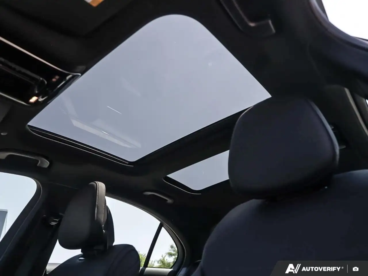 Mercedes-Benz C-Class - Image 21