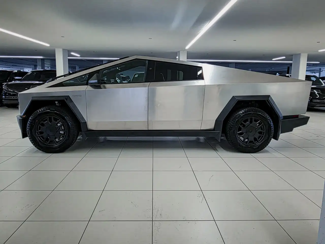 Tesla Cybertruck - Image 7