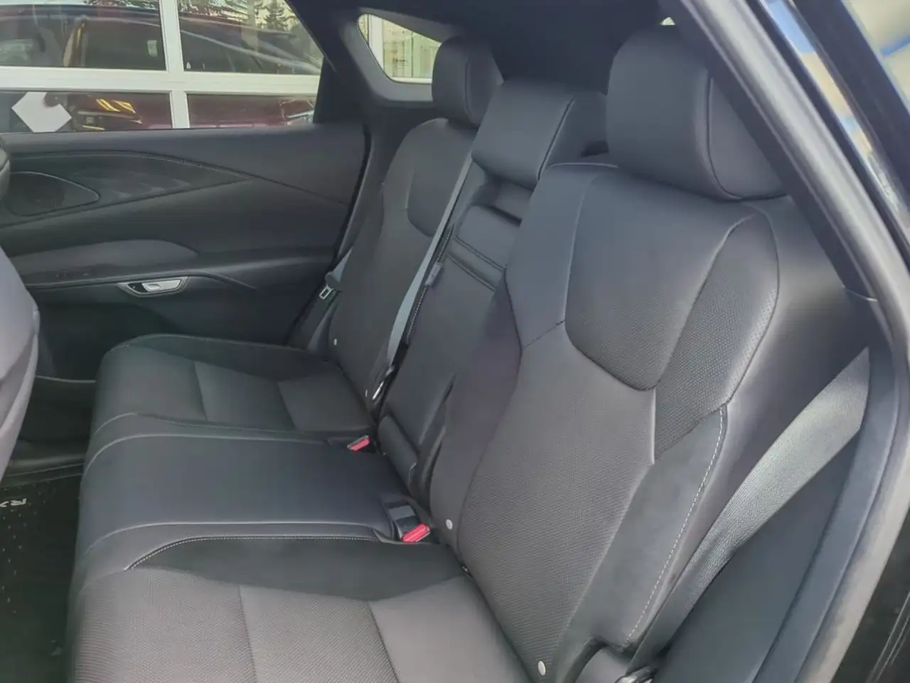 Lexus RX - Image 23