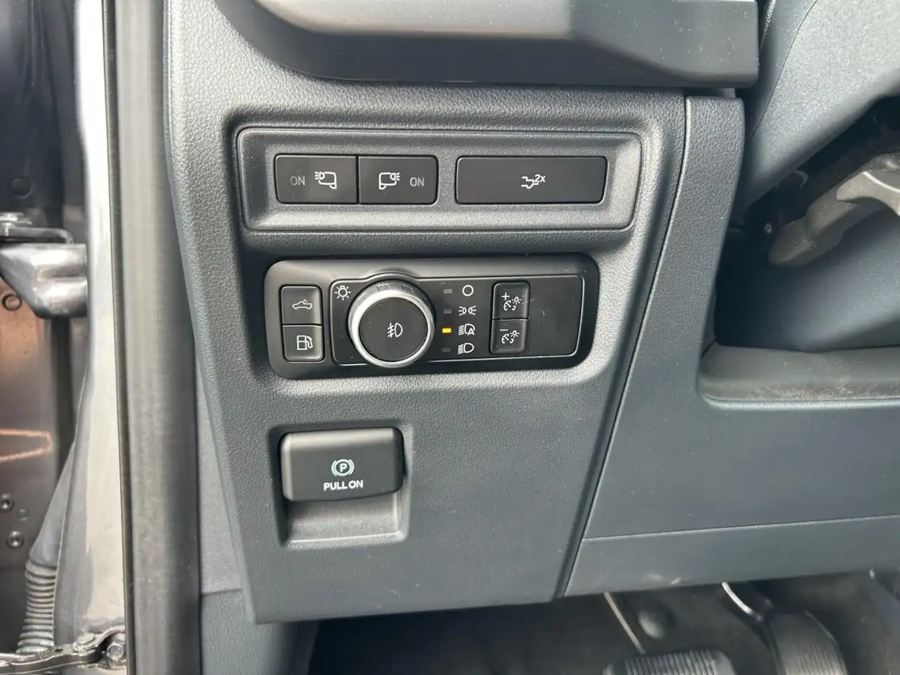 Ford F-150 - Image 36