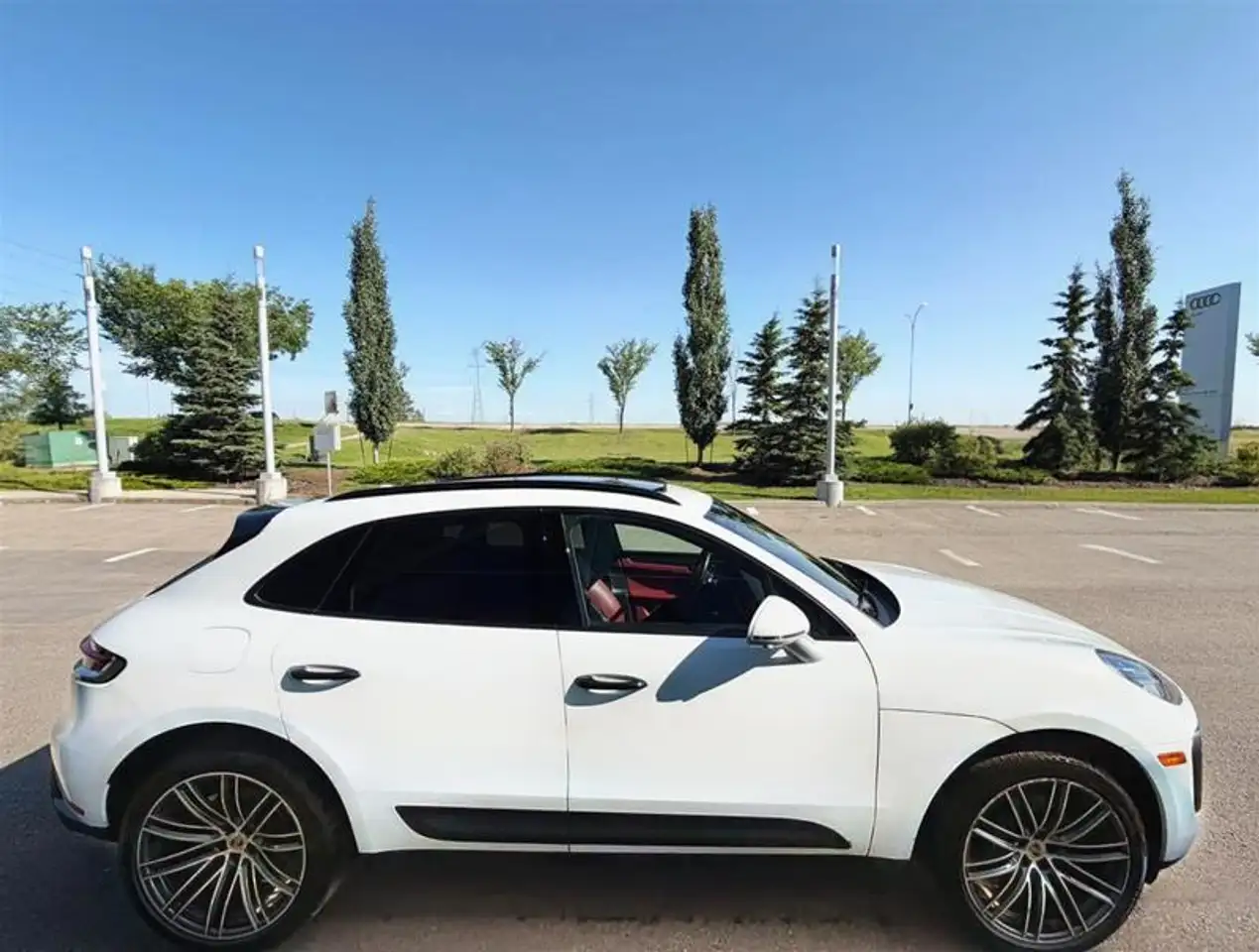 Porsche Macan - Image 8