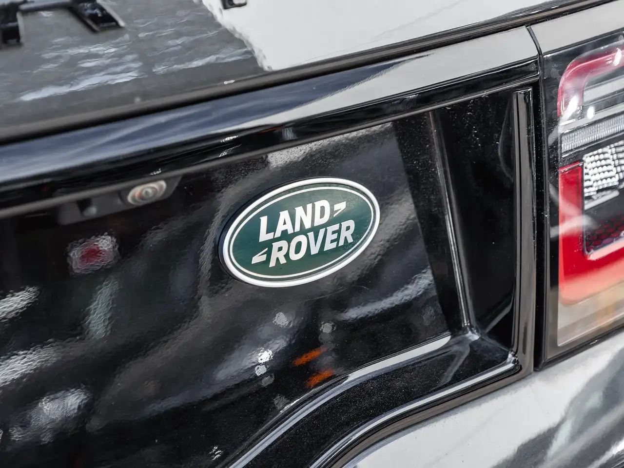 Land Rover Discovery Sport - Image 9