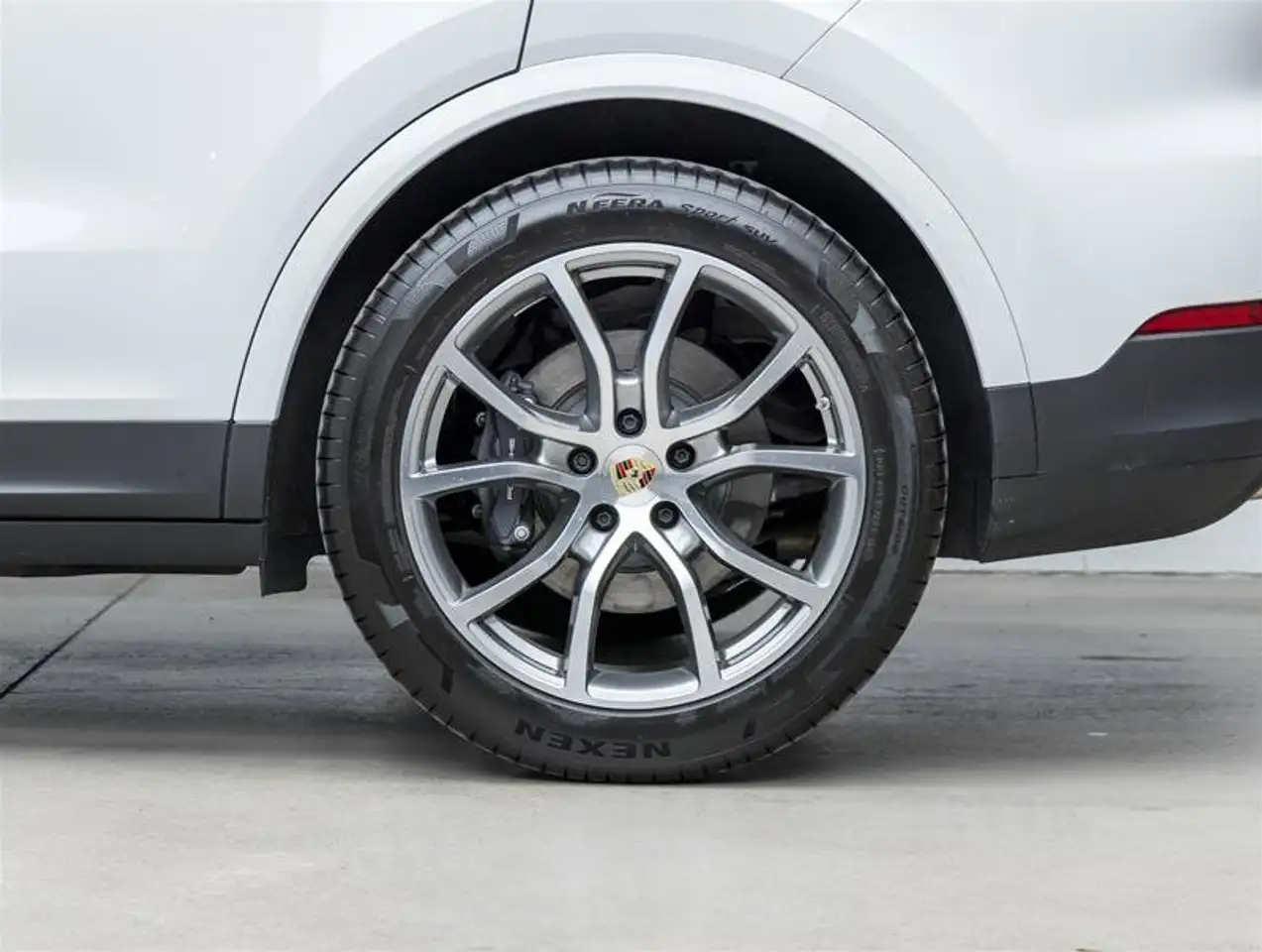 Porsche Cayenne - Image 7