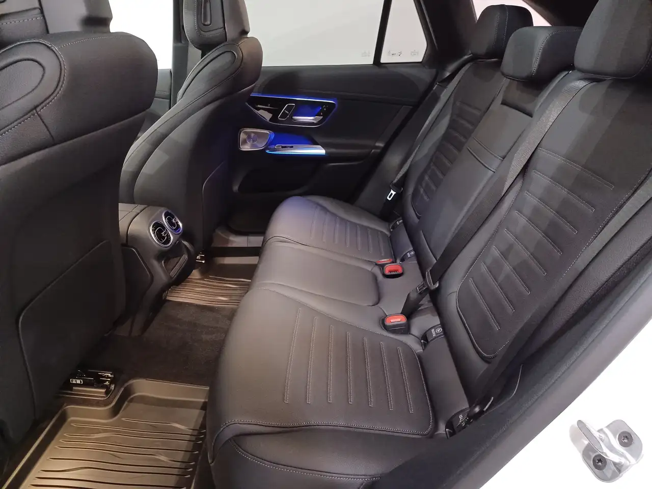 Mercedes-Benz GLC - Image 18