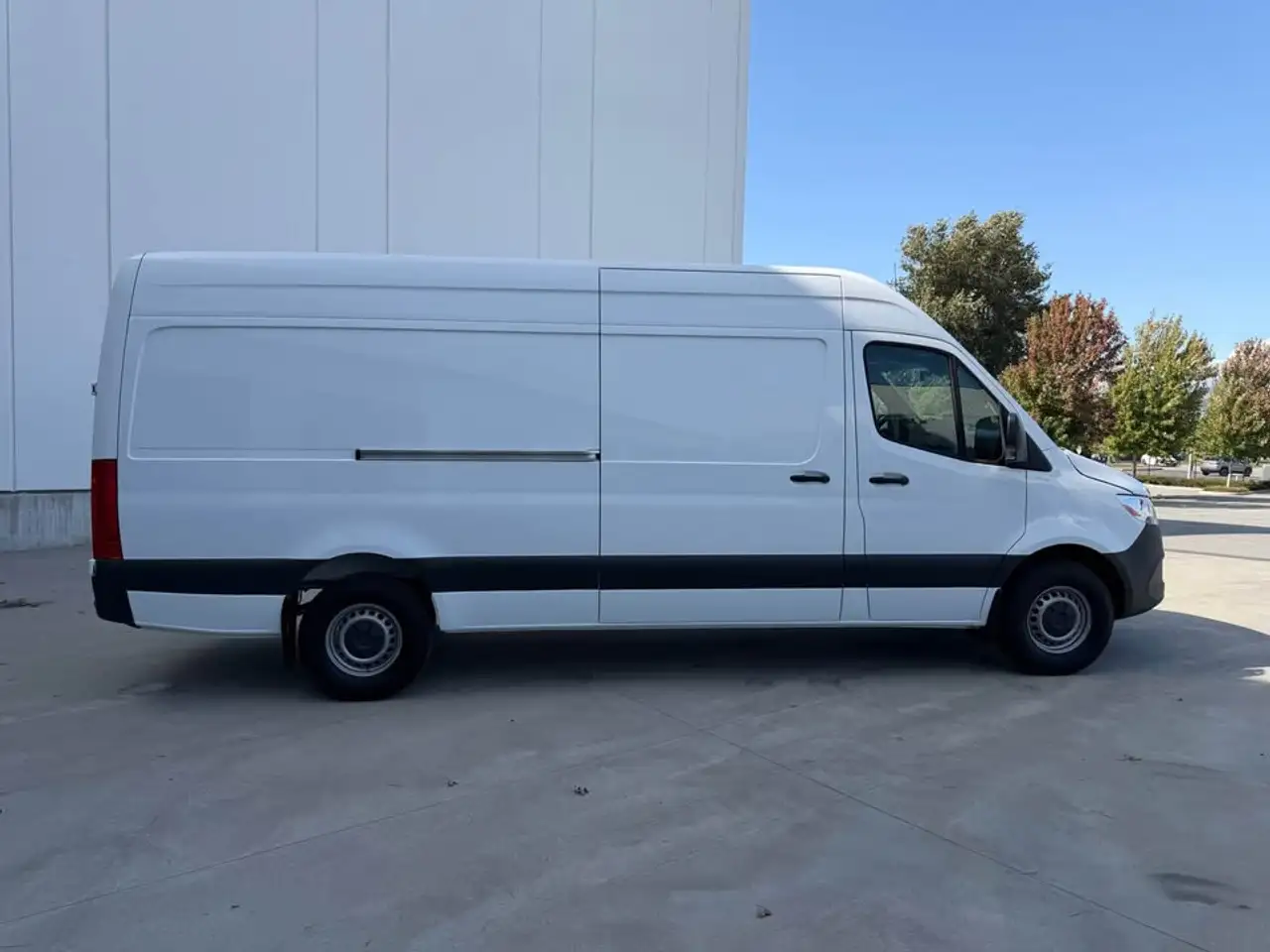 Mercedes-Benz Sprinter 2500 - Image 4