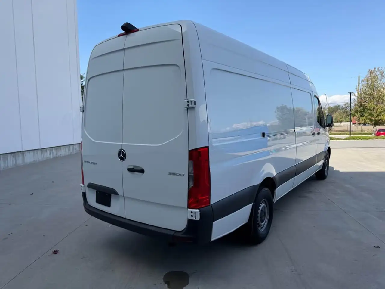 Mercedes-Benz Sprinter 2500 - Image 5