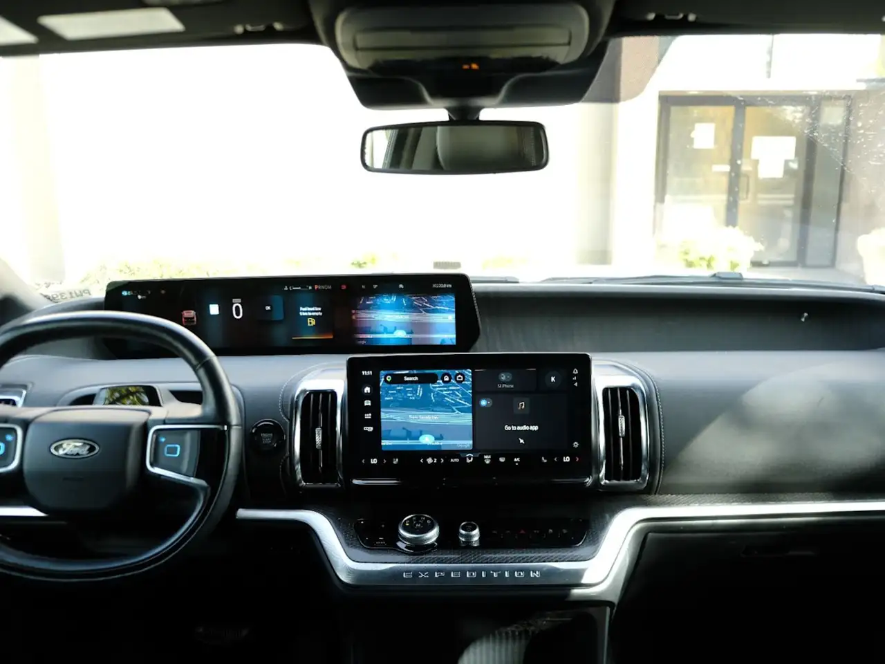 Ford Expedition - Image 16