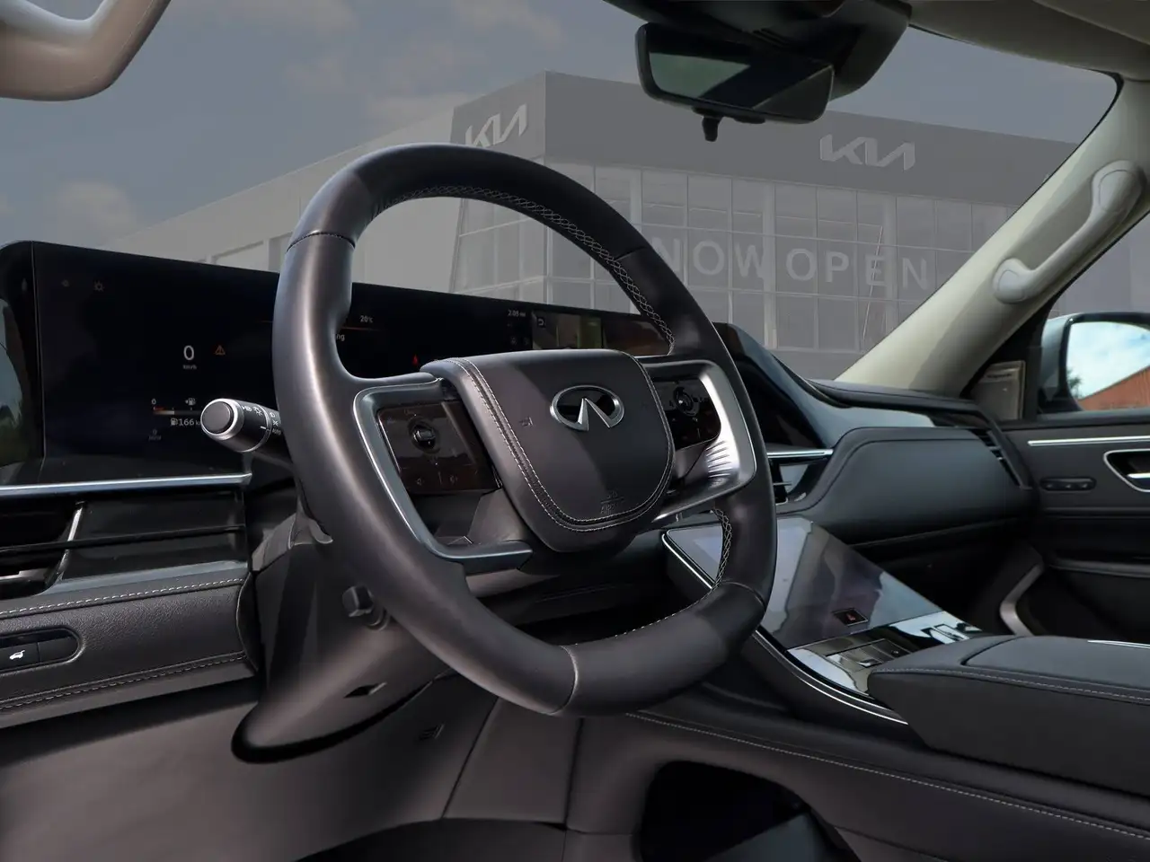 Infiniti QX80 - Image 16