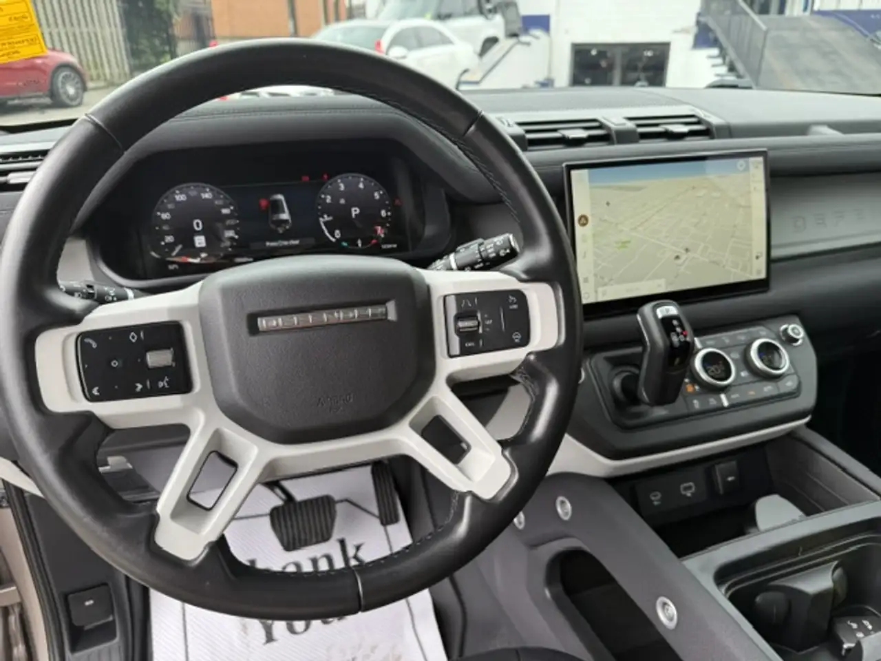 Land Rover Defender - Image 10