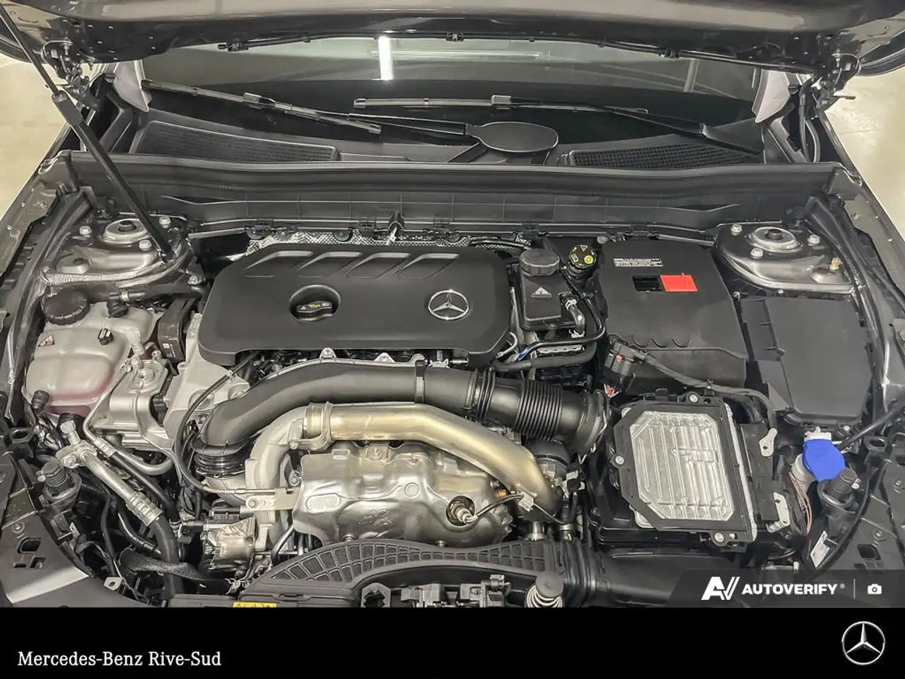 Mercedes-Benz GLB - Image 21