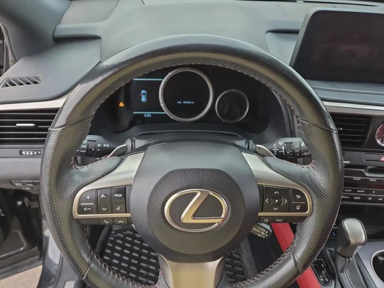 Lexus RX - Image 13