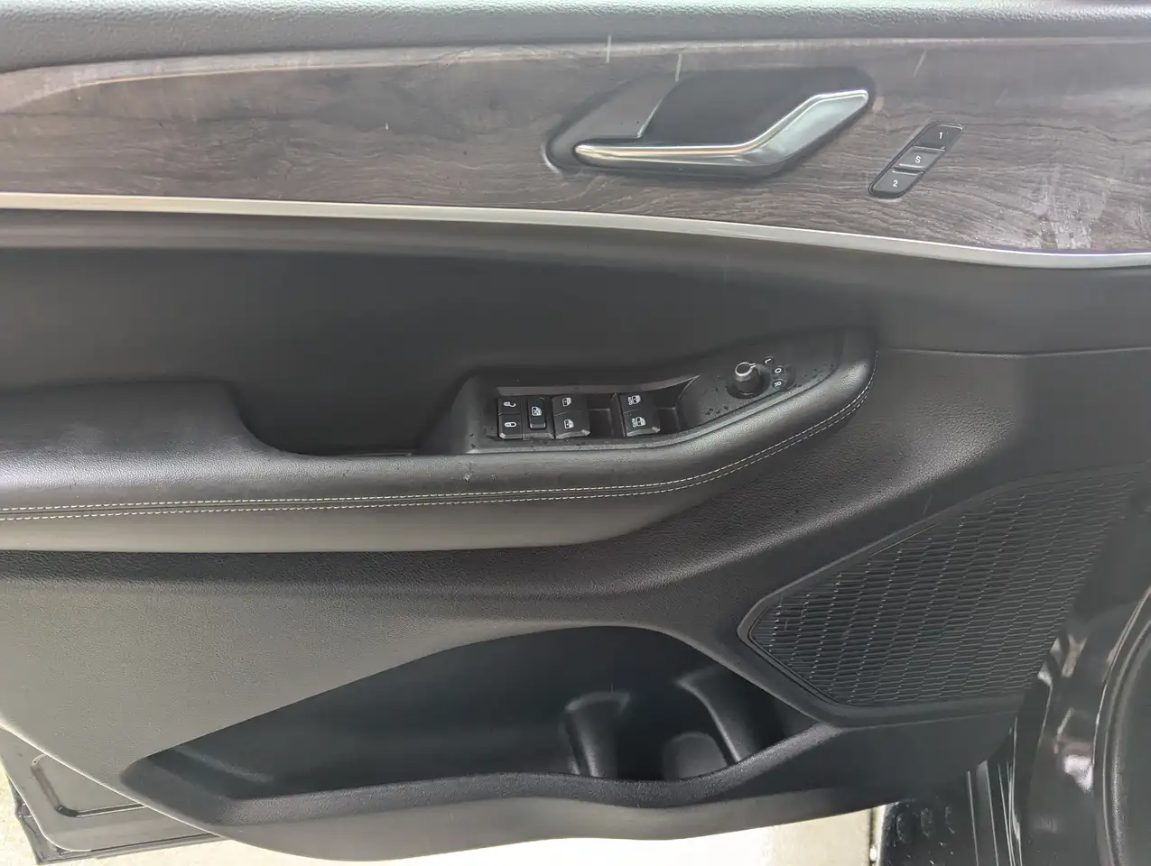 Jeep Grand Cherokee - Image 32