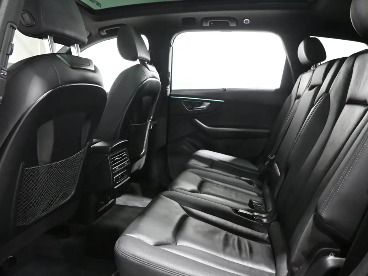 Audi Q7 - Image 25