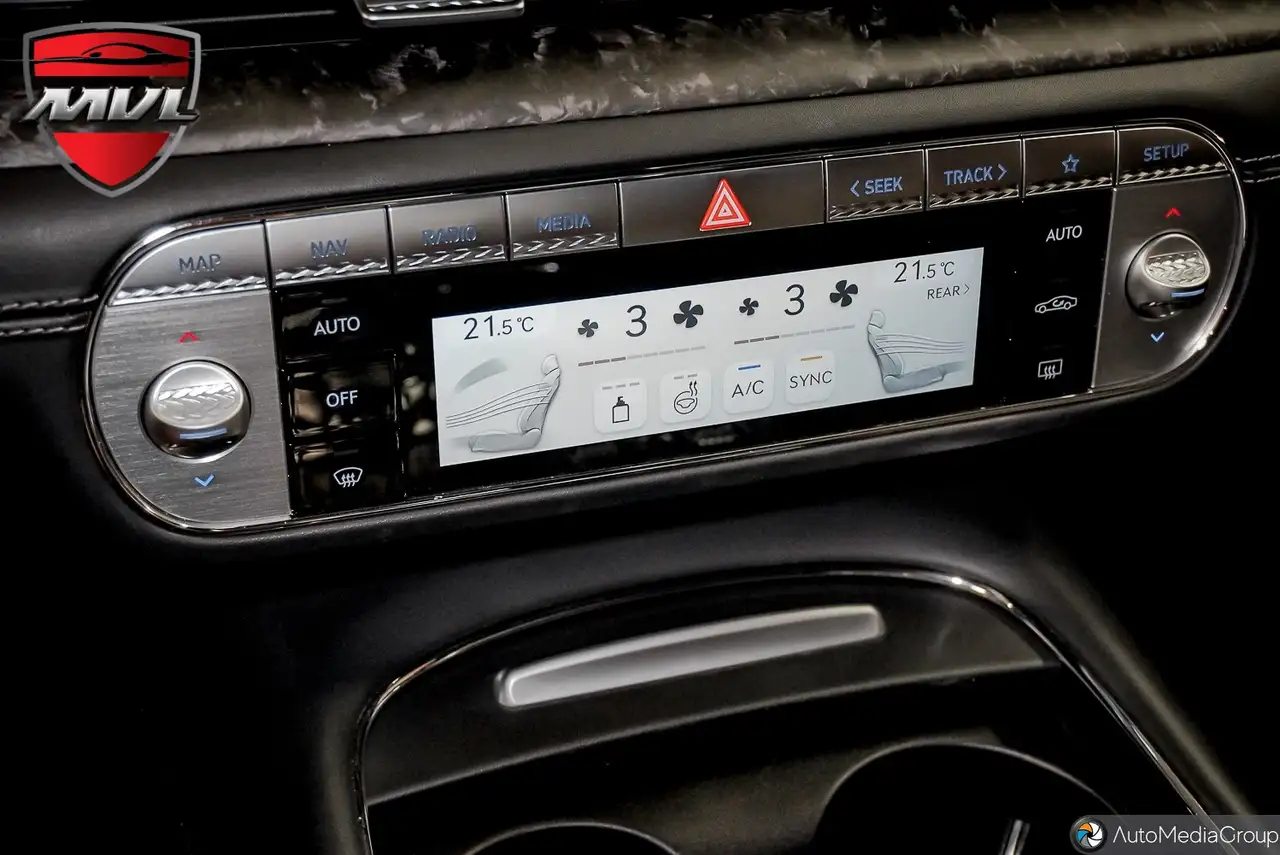Genesis G90 - Image 28