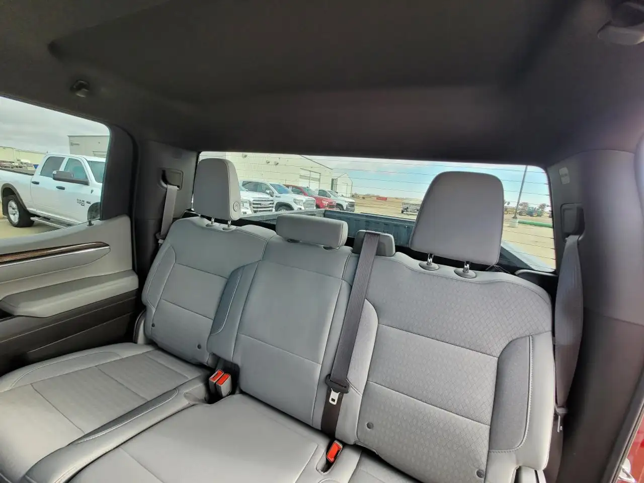 Chevrolet Silverado 1500 - Image 16