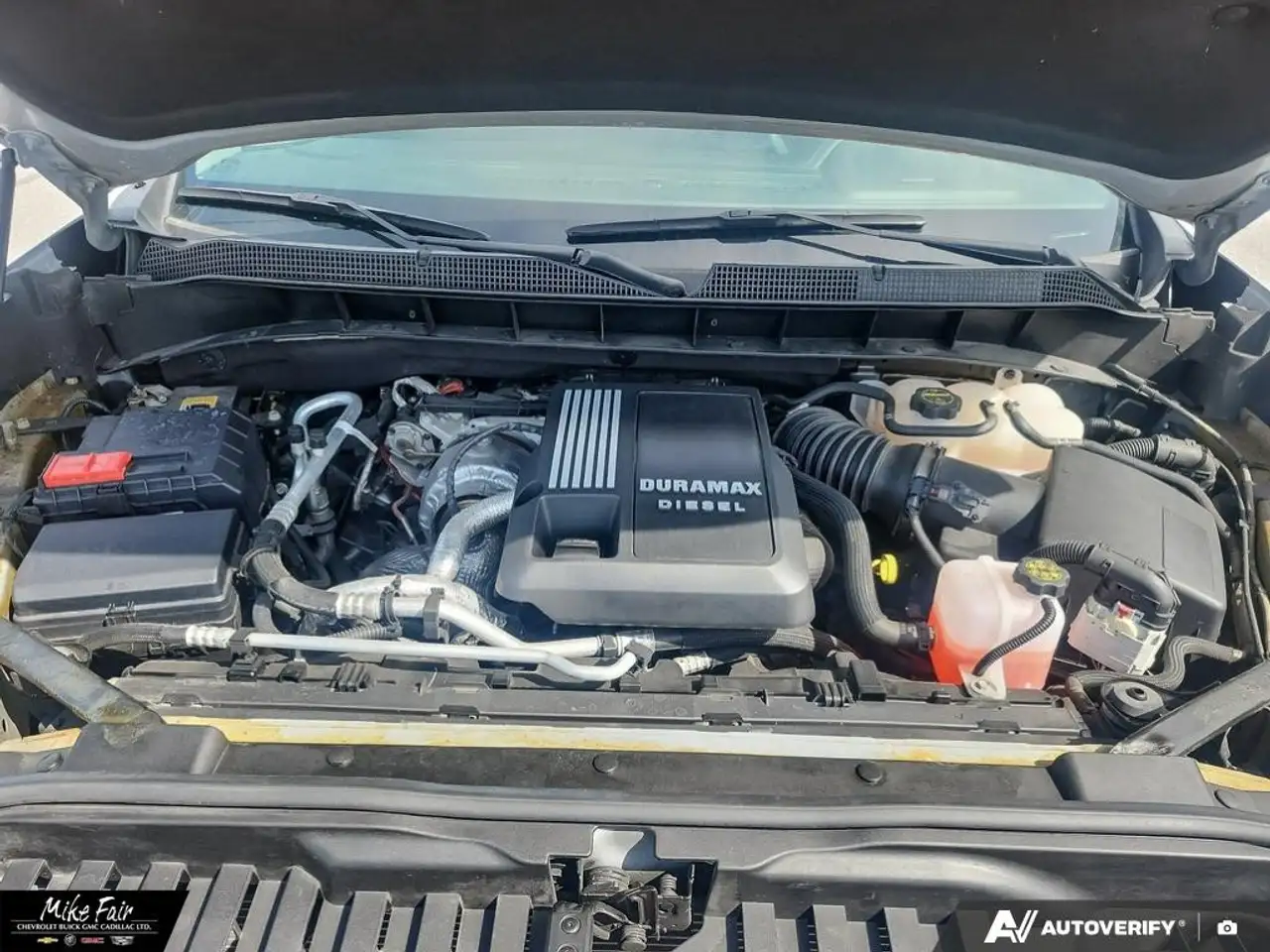 Chevrolet Silverado 1500 - Image 10