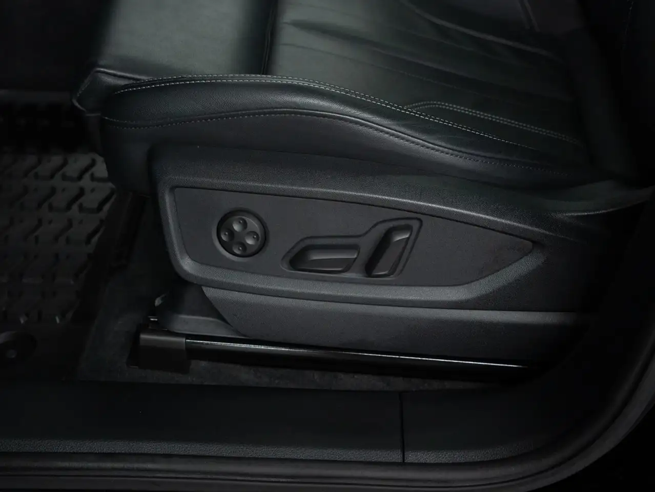 Audi Q5 - Image 15