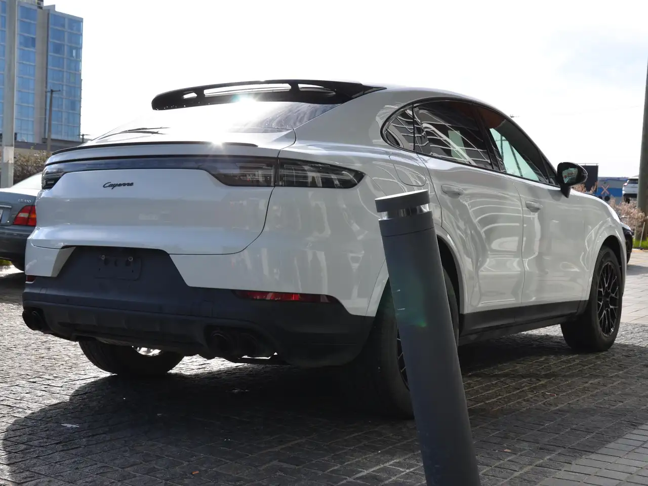 Porsche Cayenne - Image 17
