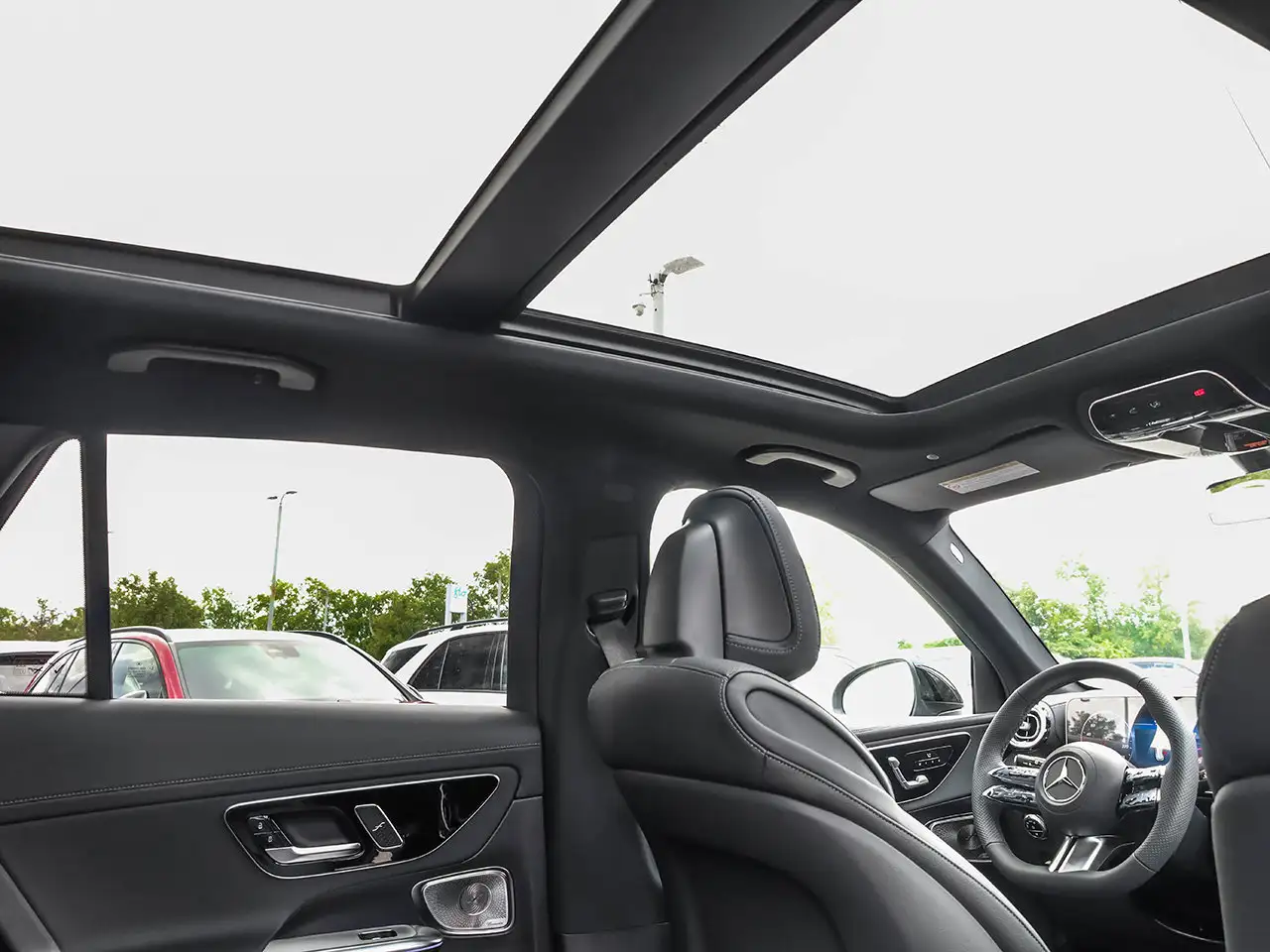 Mercedes-Benz GLC - Image 17