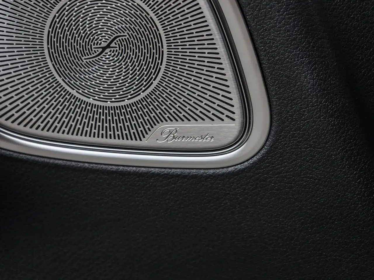 Mercedes-Benz GLC - Image 20