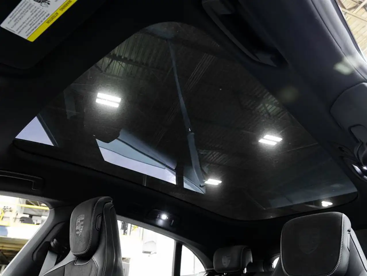 Porsche Taycan - Image 24