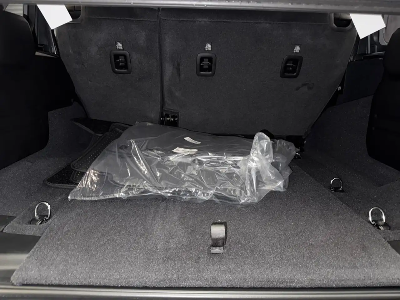 Jeep Wrangler - Image 19