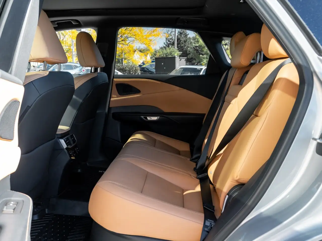 Lexus RX - Image 24