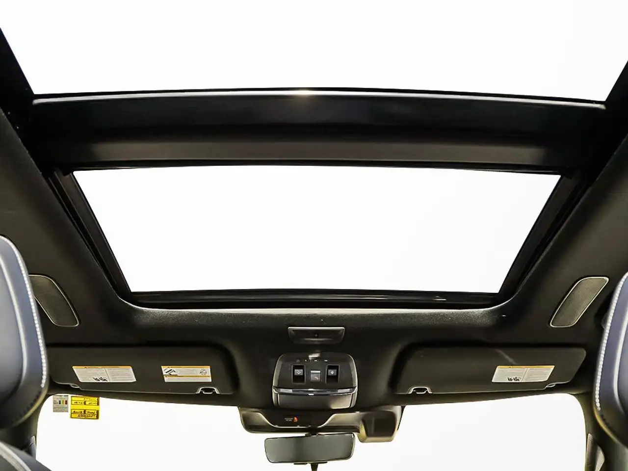 Infiniti QX80 - Image 30
