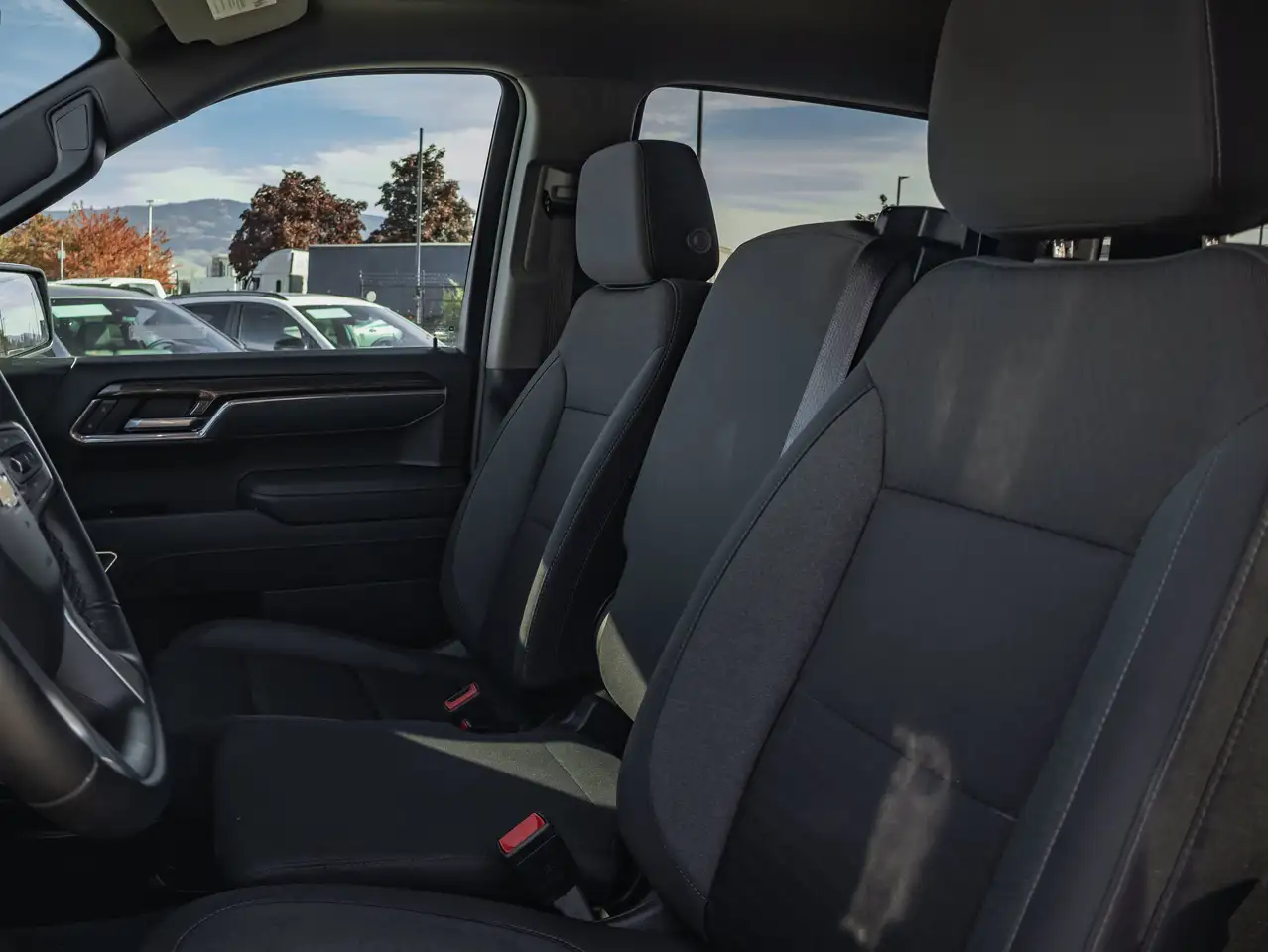 Chevrolet Silverado 1500 - Image 26
