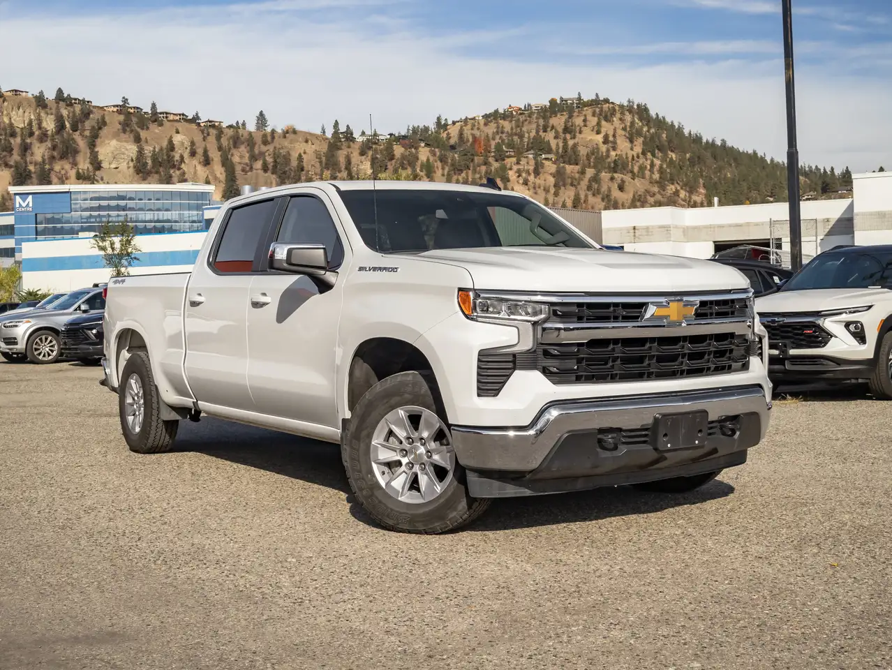 Chevrolet Silverado 1500 - Image 2