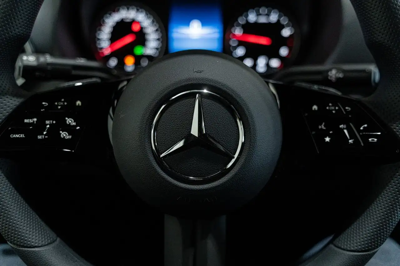 Mercedes-Benz Sprinter 2500 - Image 13