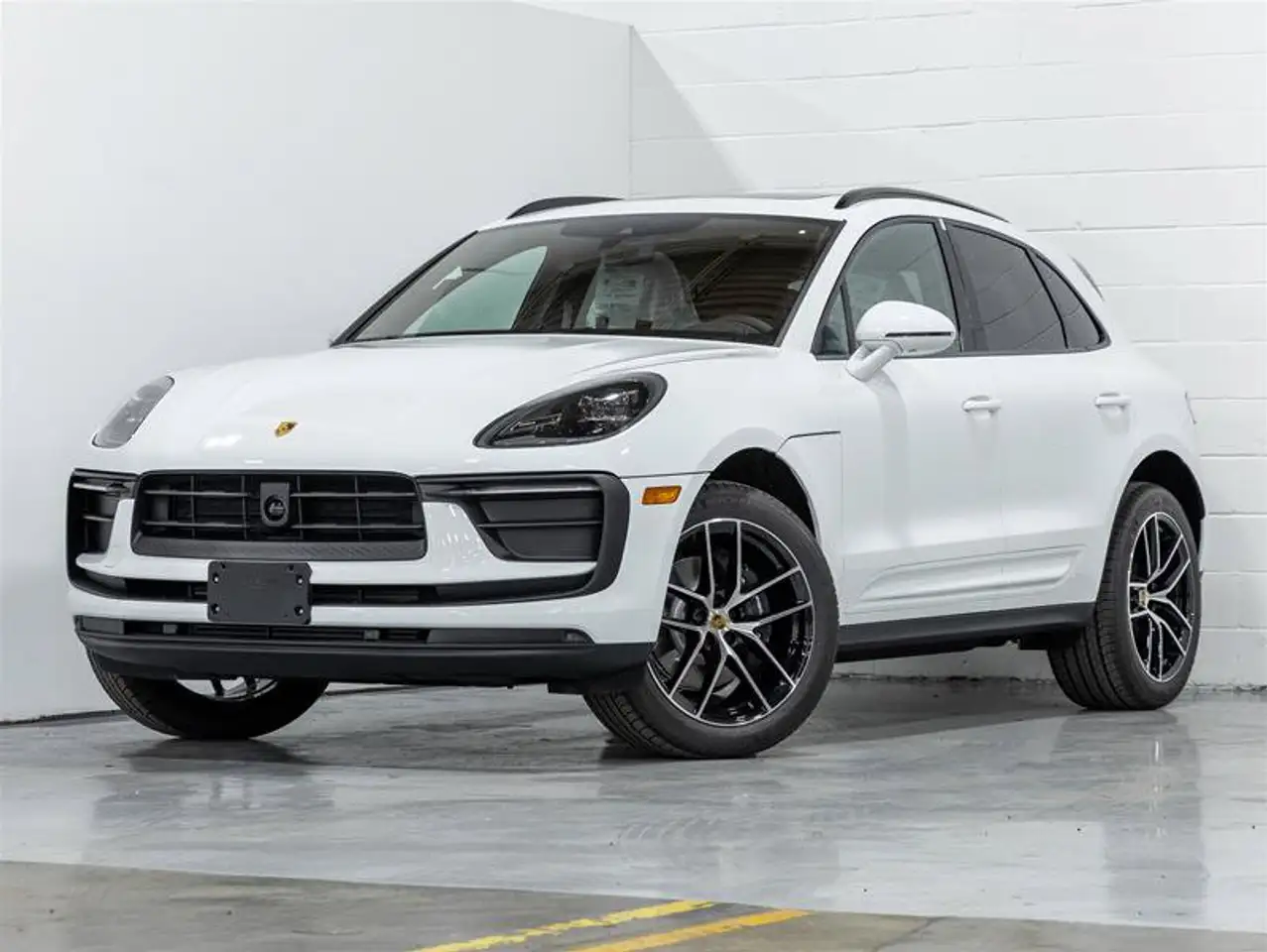 Porsche Macan - Image 1