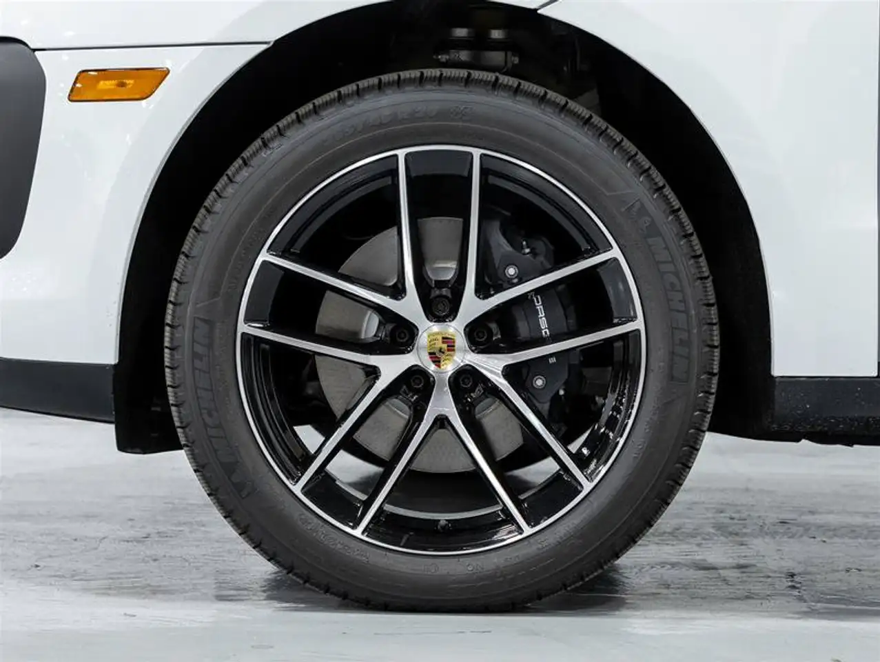 Porsche Macan - Image 5