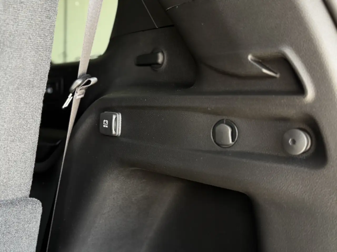 Jeep Grand Cherokee - Image 20